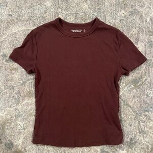Ribbed brown t-shirt
